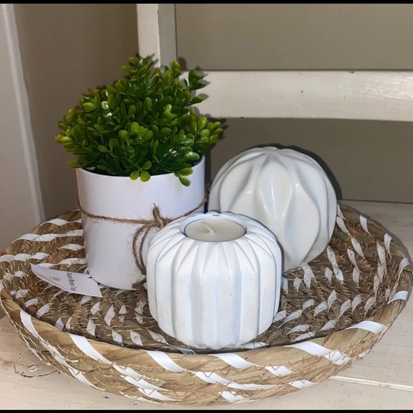 💥💥💥SOLD💥💥💥 NWT Target Bullseye Round Woven Tray - Picture 8 of 11